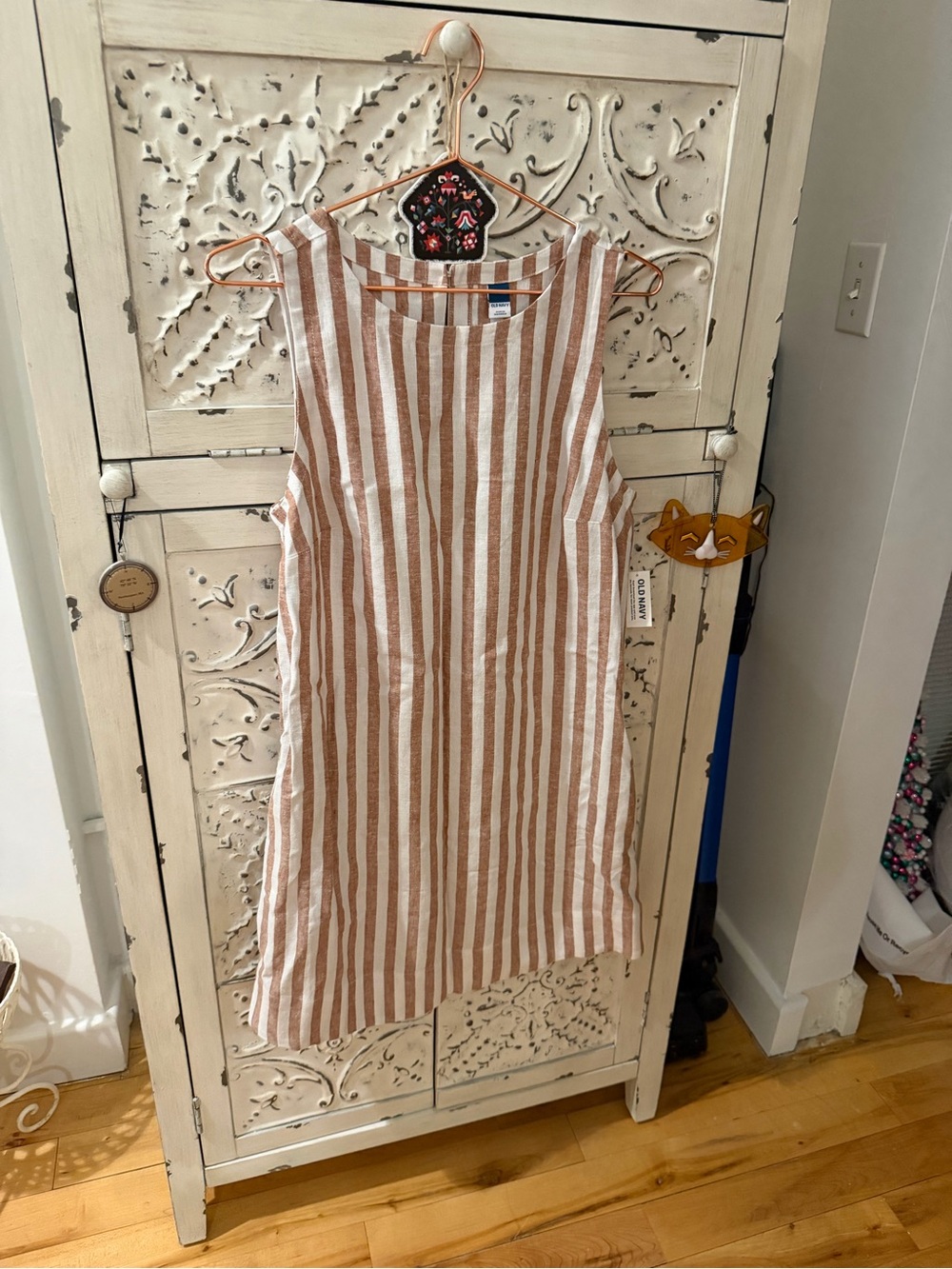 Old Navy White and Brown Striped Sleeveless Shift Dress